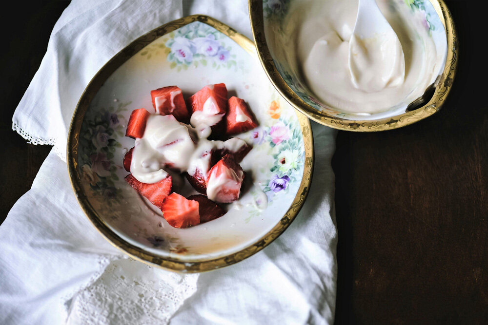 How to Make Vegan Sweet Cream for&nbsp;Strawberries