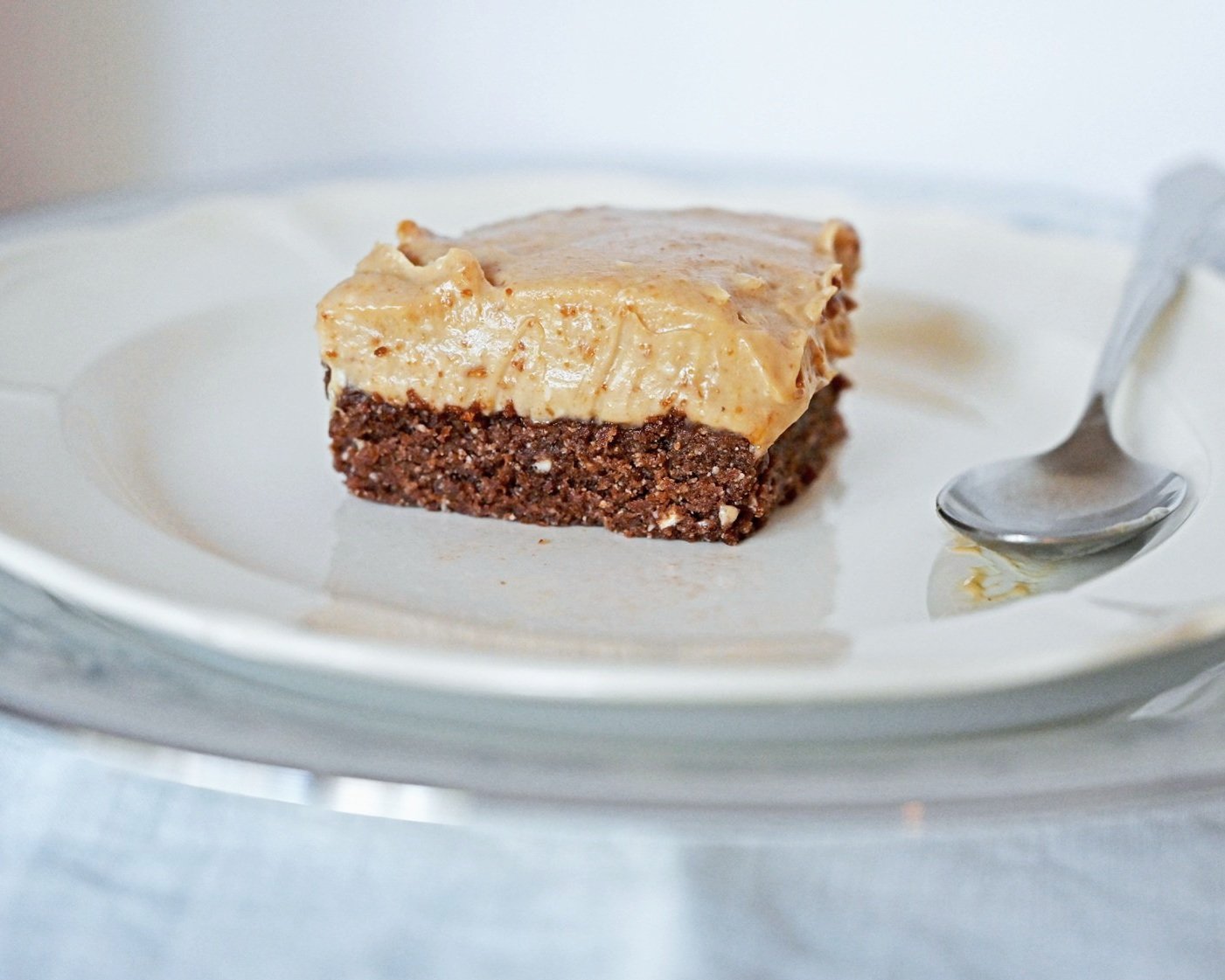 Side view of homemade chocolate peanut butter no bake pie.